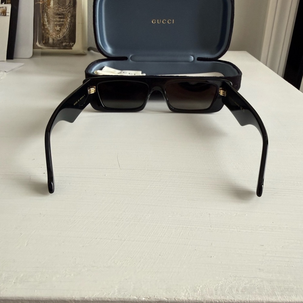 Gucci Black Rectangular Sunglasses. Worn Once, Pe… - image 5